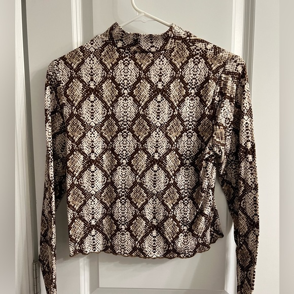 Women’s medium snake skin top - Picture 5 of 5